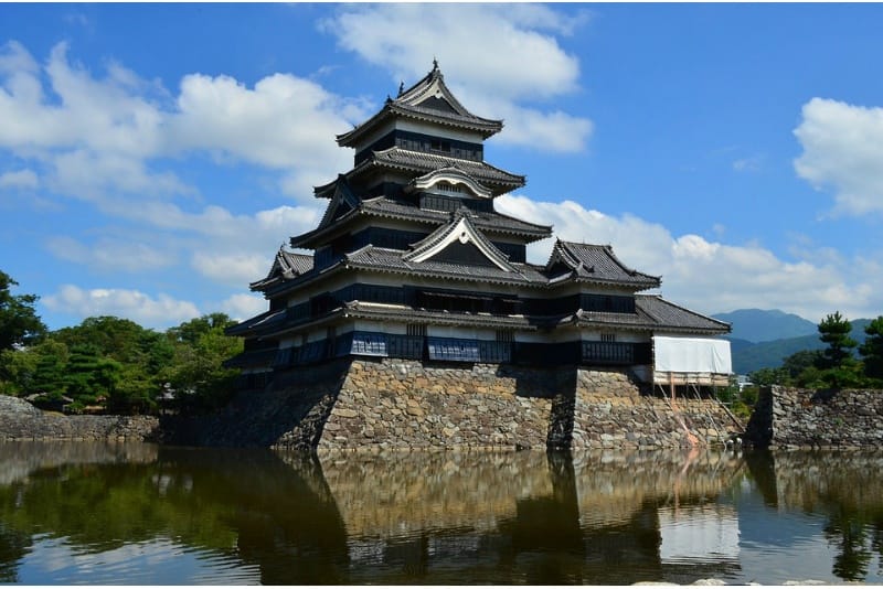 インバウンド人気観光地ランキング19位「松本城」の人気の理由・インバウンド対策とは